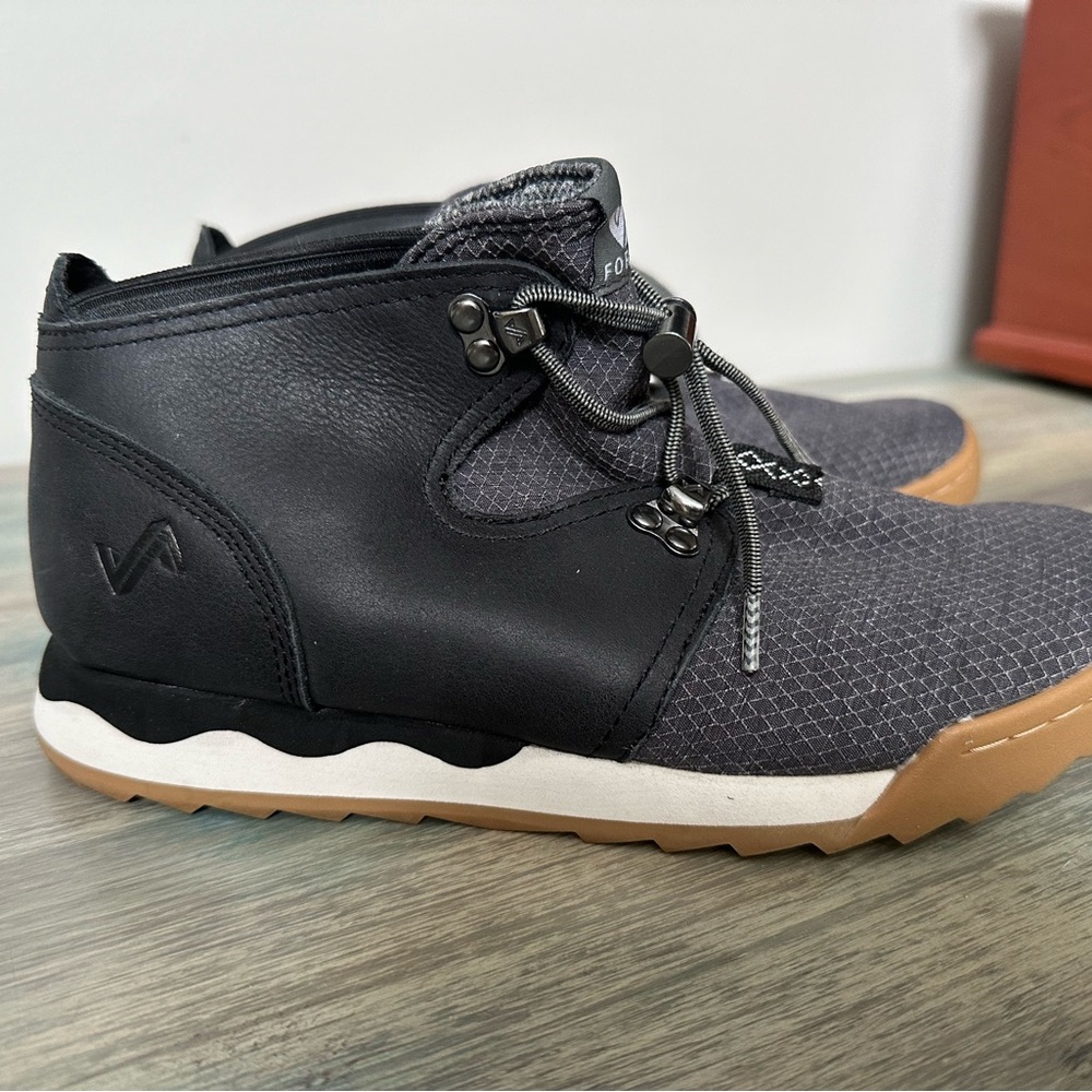 Forsake Contour Black and Gray Ankle Boots with Minimalist Design - Picture 2 of 7
